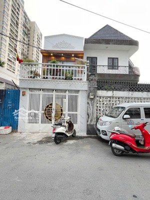 bán nhà hẻm xe tải .dt 80m2 ,2 tầng -giá 8ty 6- đường lâm văn bền - quận 7- gân đh maketting