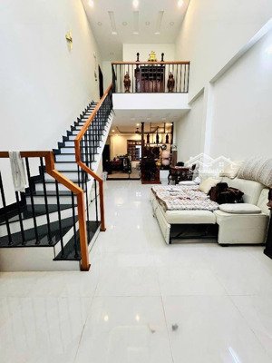 dt: 102m2- 2 tầng- đường số 8, p16, gv giá 8 tỷ 5