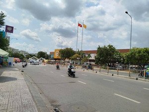 nhà 2tầng, 5x17m. nh 5,7m. hxh đối diện emart phan văn trị, gò vấp. chỉ hơn 9tỷ.