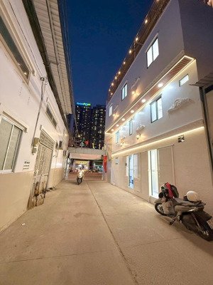 nhà chính chủ nhà đẹp - 1 tỷ 790 - đường huỳnh tấn phát, p. phú thuận, q7