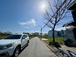 bán lô đất đẹp 140m2 ngang 7m nguyễn phạm tuân cách trường sa chỉ 100m, sát ngay bãi tắm tân trà