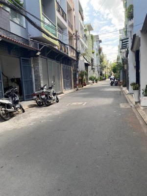 bán nhà tân hương. phường phú thọ hoà (4,1m x 18m) nhà 1 trệt 1 lửng