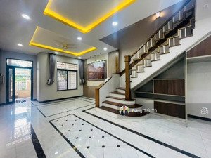 cần cho thuê nhà phố căn góc lakeview city, nhà đã hoàn thiện nội thất đẹp giá 35tr/th.