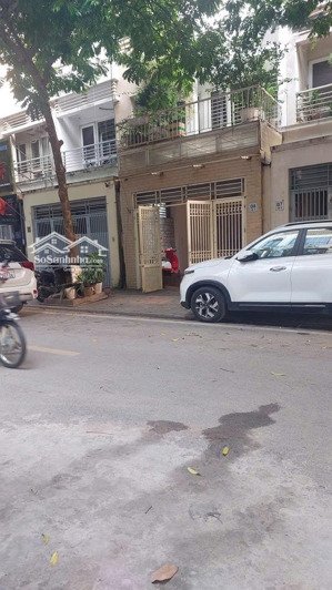 văn phú hà đông đối diện chợ văn la bán nhà 80m dân xây 5 tầng giá chỉ 19,x tỷ .