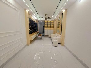 bán nhà giáp bát, 12,6 tỷ, 39 m2 5 tầng, 3pn.nhà mới thang máy tiện ích ngập tràn