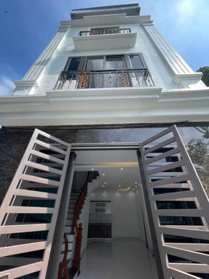 nhà 4 tầng xây độc lập ô tô 4 chỗ tới cửa 34m² giá 4,4 tỷ