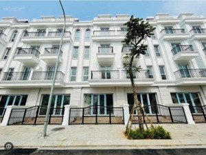 nhà mặt phố hàng hiếm tại trâu quỳ 16,3 tỷ, 75m2