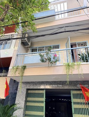 nhà đẹp ông ích khiêm 3 tầng 46m2 m, mặt tiền 4.2m, hẻm 8m xe tải đổ cửa. giá 6.1 tỷ, p14 q11