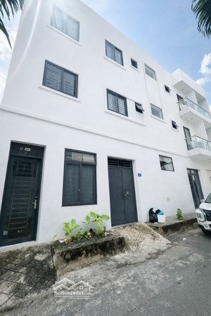 mặt tiền kinh doanh đỉnh - 86m2 - nhà 3 tầng - đường xe hơi - nhỉnh 10 tỷ - ngay phạm văn đồng