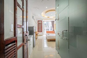 cho thuê căn hộ ban công, q1, đường cô giang, gần cầu ông lãnh, công viên 23/9, đh văn lang