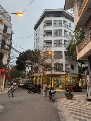 mặt phố linh lang - kim mã thượng, lô góc, phù hợp xây toà, 164m*6 tầng thang máy, giá 75 tỷ