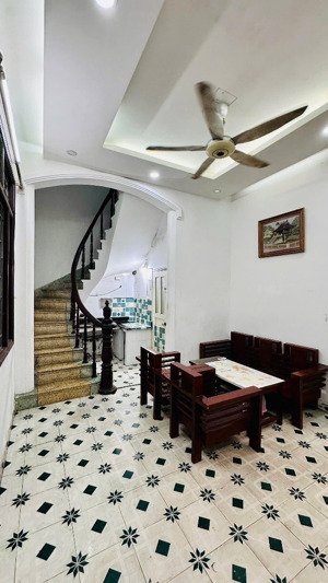 cho thuê nhà nguyên căn 4 tầng ngõ gốc đề - hoàng mai - gần đh bách khoa kinh tế xây dựng 7.5tr/th