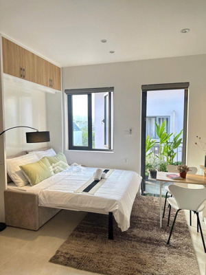 cho thuê chdv full nội thất rộng 40m2 ban công thoáng ngay phan xích long gần quận 1, quận 3