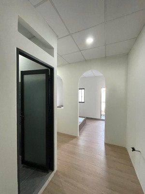 cho thuê căn hộ ban công, q4, đường đoàn văn bơ, gần đh nguyễn tất thành, chợ xóm chiếu