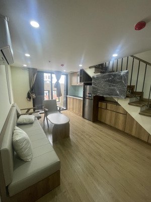 cho thuê chdv 2pn 1wc cao cấp, có bảo vệ 24/24, ô tô tránh nhau, full đồ cao cấp, ở được luôn