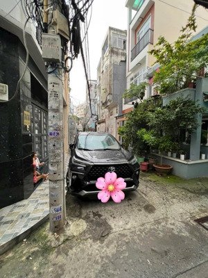 xe hơi tới nhà ngay khu vip phan xích long, 33m2 đất, 2 tầng đẹp, dân trí cao tầm 6tỷ