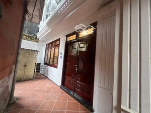 nhà đẹp bát khối - thạch bàn 5 tầng 3 ngủ 5 tỷ (bao thuế phí + thương lượng mạnh)