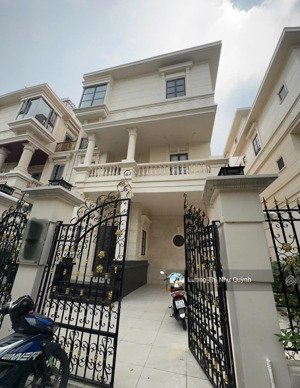 cho thuê biệt thự cityland gò vấp dt 10x20, có thang máy, 2 bếp, giá 70tr