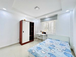 cho thuê phòng tại quận 7, phòng cửa sổ full nội thất, gần khu chế xuất tân thuận