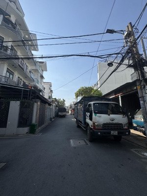 chủ bán gấp - 5 tầng - sổ vuônga4 - thới an 32 - trần thị cờ