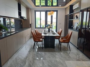 nhà mặt tiền đường vừa ở vừa kinh doanh, làm văn phòng công ty, sổ hồng riêng, q12, tp hcm