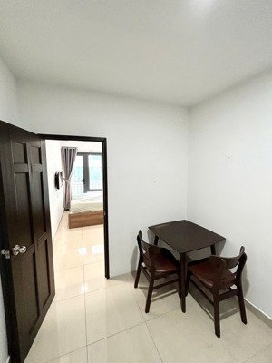 căn hộ 1pn tách bếp ban công cửa sổ lớn hầm xe thang máy full nội thất ngay thành thái quận 10