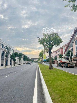 còn sót lại đúng 1 căn shophouse 3 tầng 90m rẻ nhất vinhomes vũ yên