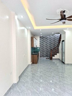 nhà mới kim chung 40m 4 tầng - ô tô đỗ cửa - hàng xóm kđt hinode...