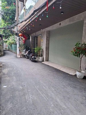 ngô gia tự. nhà 4 tầng. thang máy.ô tô . dt 43m. mt 4m. giá chỉ 10 tỷ. bán nhà ngõ 466 phố ngô gia