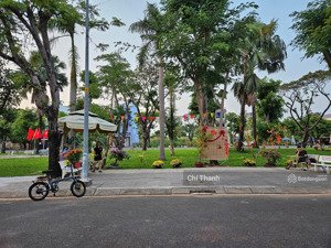 bán nền góc 10x18,5m đối diện công viên nhiều cây xanh, kdc hạ tầng đẹp có bảo vệ giá tốt nhất