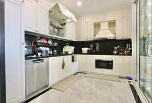 bán căn 2pn 60m2 hanoi centerpoint đầy đủ nội thất, tầng đẹp. sổ đỏ chính chủ