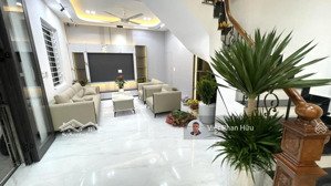 bán nhà đẹp phố đồng cổ tây hồ, 30m ra phố; 40m2*5t, gần hồ tây ở sướng giữ tiền tốt 8.6 tỷ.