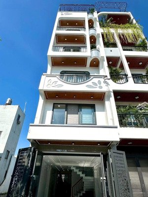 nhà phố lửng 3 lầu có thang máy 650kg, hẻm 8m tô ký, 80m2, nhỉnh 8 tỷ