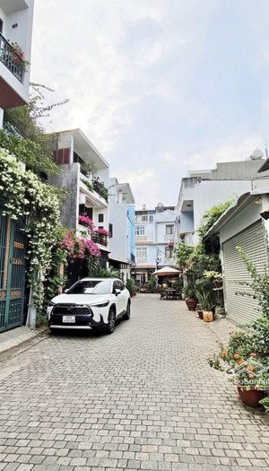 nhà phố hiện đại 4 tầng ô tô ngủ lâm văn bền,tân quy quận 7,dt 4x17m,4pn.chỉ 9 tỷ hơn