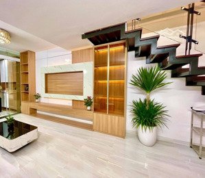 nhà đẹp phố thuỵ khuê - gần ba đình. cách mặt phố đúng 15m - ngõ nông. dt 40m2 x 5t