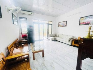 bán căn nhà mặt tiền đường lê văn hiến, vị trí đẹp, thuận tiện ở kết hợp kinh doanh