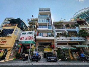 tòa căn hộ hầm + 6 tầng. 28 phòng. hdt 120tr/tháng. mặt tiền ngay phổ quang, sát sân bay 28.7 tỷ tl