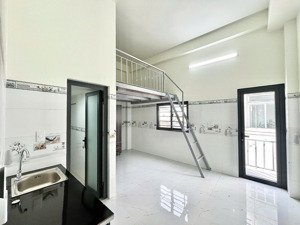 duplex rộng rãi - mới xây - thoáng mát ngay đình phong phú