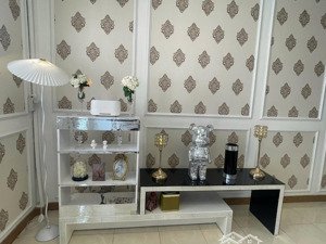 chính chủ bán gấp chung cư đề thám q1, nhà đẹp 2pn, ban công siêu bự nhỉnh 2 tỷ