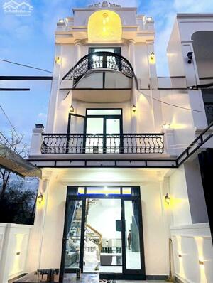  Bán nhà 3 tầng Tân cổ Điển - P Mỹ Thượng, TP Huế. Giá 3 Tỷ 3xx