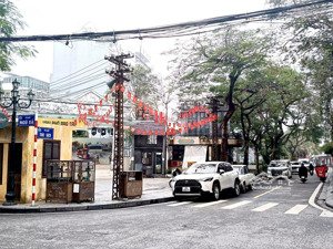 nhà mặt phố ba đình, cách chợ châu long 100m dtsd 135m 9 tầng 92 tỷ 