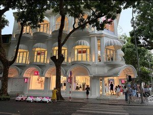 hàng hiếm- cho thuê mbkd mặt phố hàng ngang hợp mọi mô hình- diện tích 200m2x 3 tầng, mặt tiền 7m