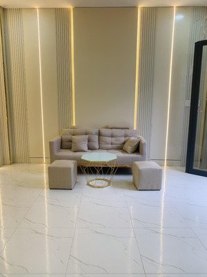 tôi bán nhà 60 m2 sd, 1 trệt, 1 lầu, 2 pn, 2 wc, tuyệt đẹp, quận 7, giá: 1,25 tỷ