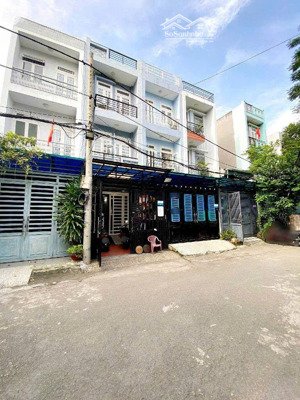 7tỷ750 68m2- 3pn-4wc- hẻm xe hơi- nhà mới ở ngay- cư xá phú lâm b q6