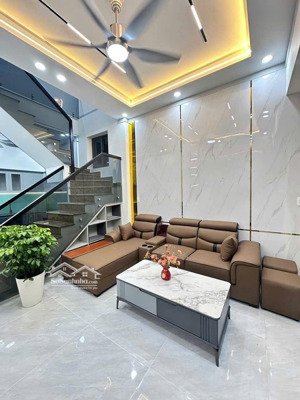 bán nhà kp3 trảng dài, 1 trệt 1 lầu, đường ô tô giá 2 tỷ 680