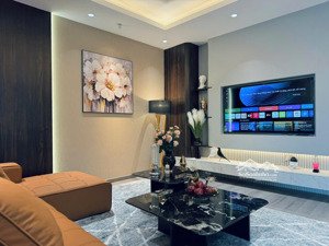 chính chủ cho thuê căn 130m 3n2wc ntcb cc royal city giá thuê 22tr/ tháng ở được ngay. 