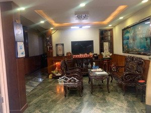 nhà đẹp thủ đức.3 tầng btct hẻm ô tô đỗ cửa.sát quốc lộ 1k .phạm văn đồng thuận tiện di chuyển.