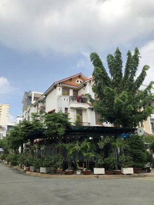 biệt thự góc 2mt khu 280 lương định của , q2( khu compound sang nhất q2)dt:7,5x20 150m2 3tầng 45 tỷ