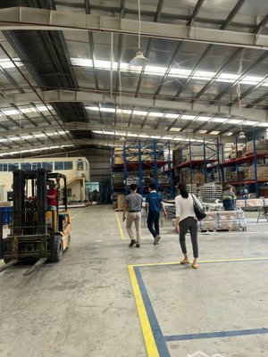 bán kho xưởng kv: 17.000m2, xd: 11.000m2, kcn hòa bình , long an , giá bán : 120 tỷ