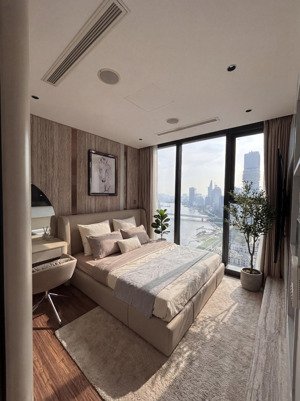 chính chủ cho thuê lại căn hộ 2pn vinhomes golden river - view ba son